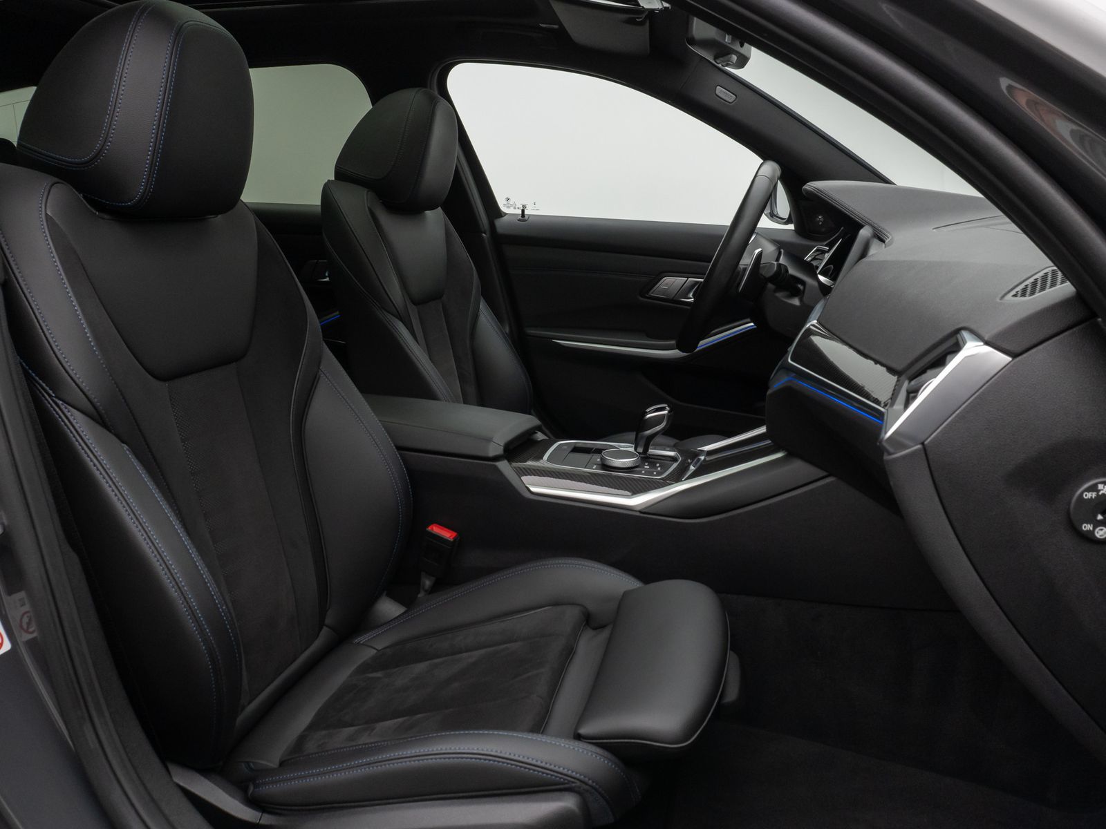 Fahrzeugabbildung BMW 320i M Sport Panorama Kamera DAB H/K AHK 19Zoll