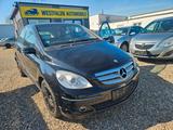 Mercedes-Benz B 200 B B 200 Automatik  PANORAMA GLASS DACH - mit Benzin-Antrieb: Schwarz, Limousine, Panorama Dach