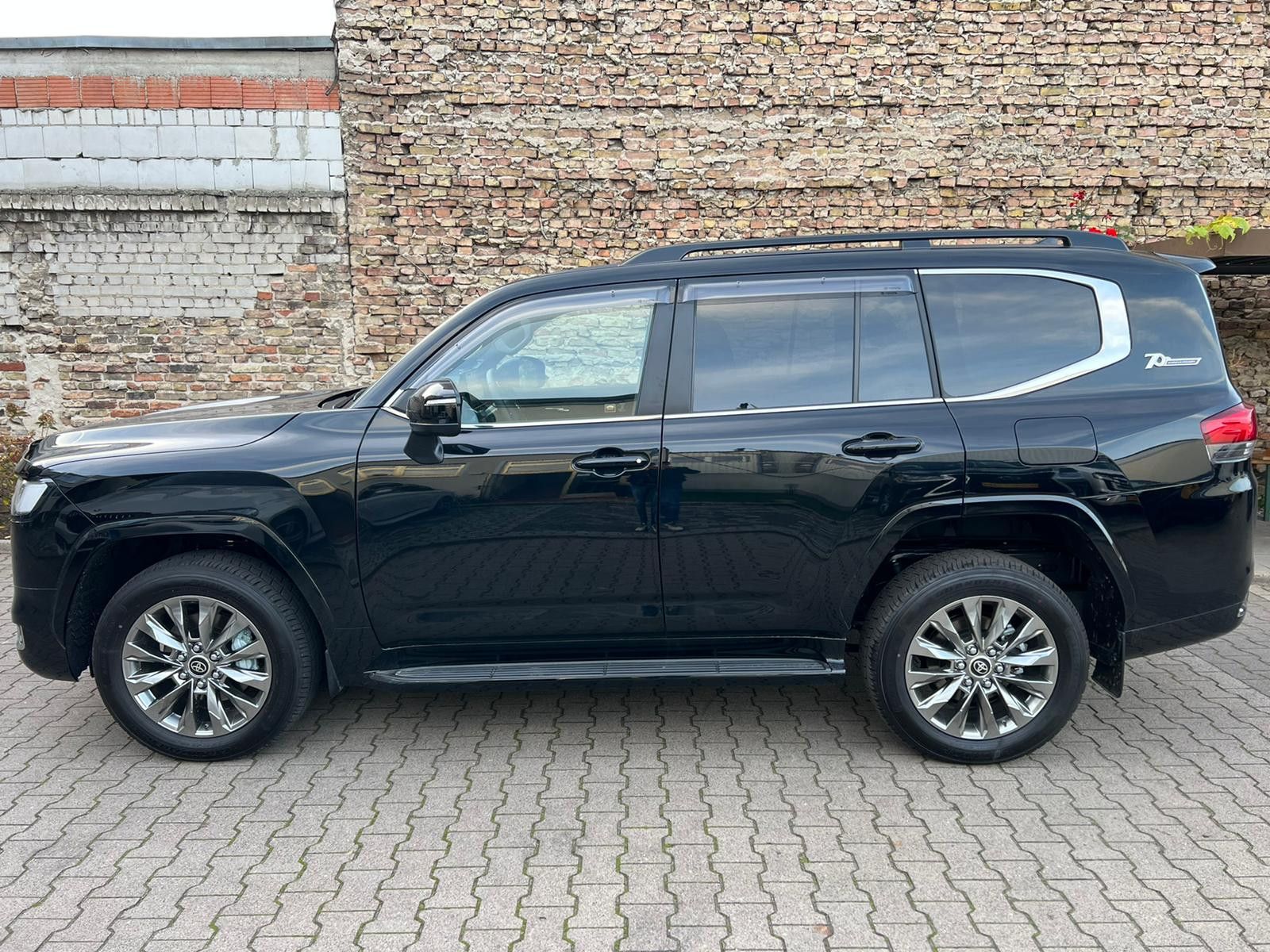 Toyota LC300 70thANV+HUD+360cam+V6P+415HP+NEU+EU.REG imagem 3