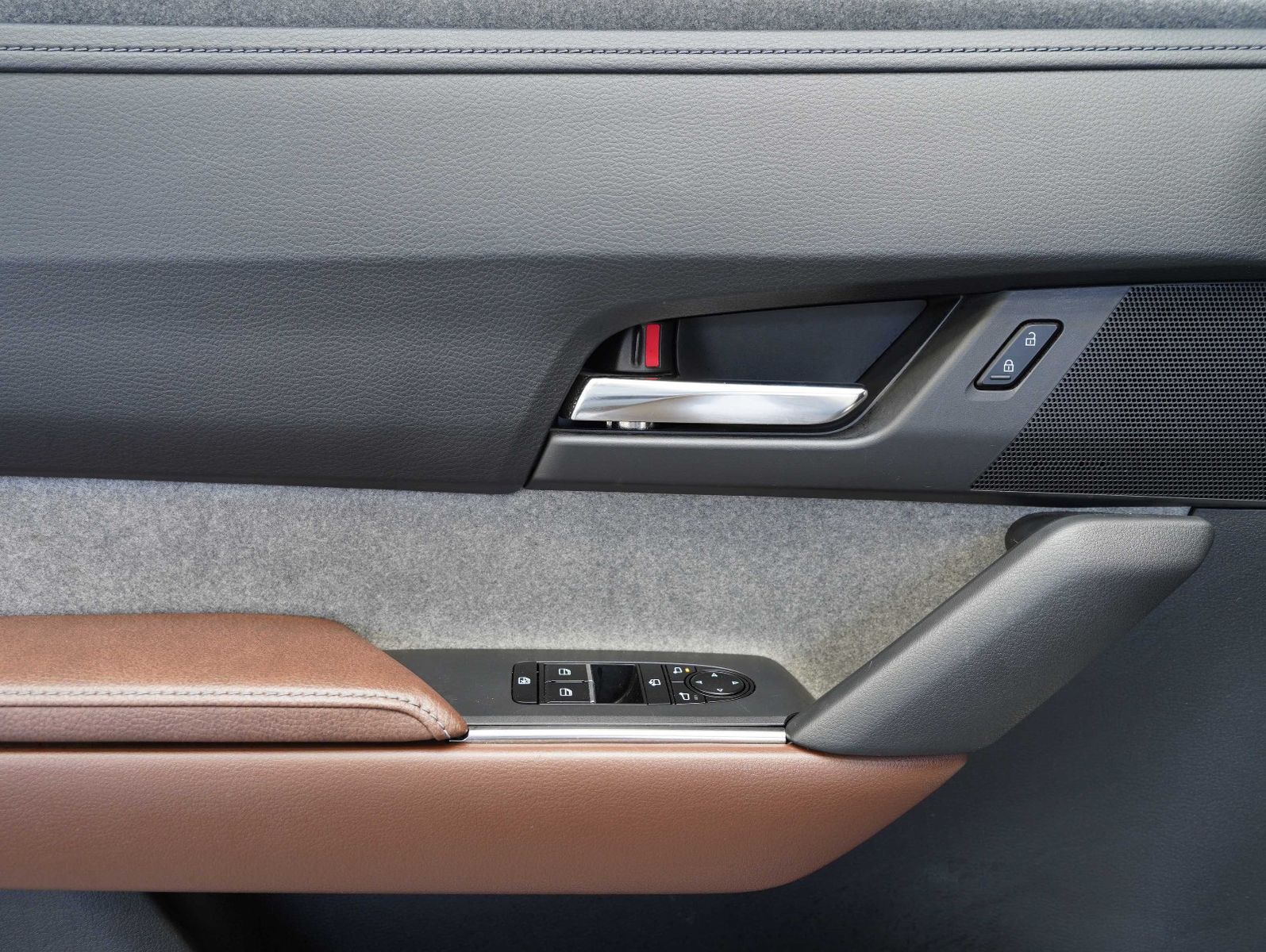 Fahrzeugabbildung Mazda MX-30 e-SKYACTIV Advantage