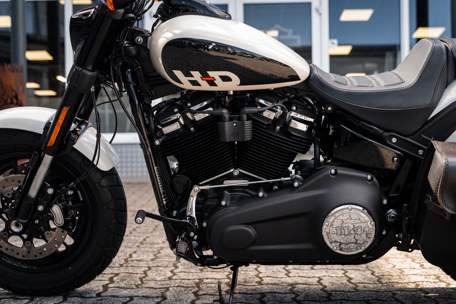 Fahrzeugabbildung Harley-Davidson FAT BOB 114 cui SOFTAIL - JEKILL & HYDE