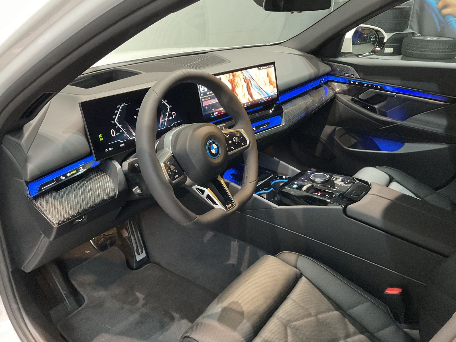 Fahrzeugabbildung BMW i5 xDrive40 Touring M Sportpaket DAB LED AHK