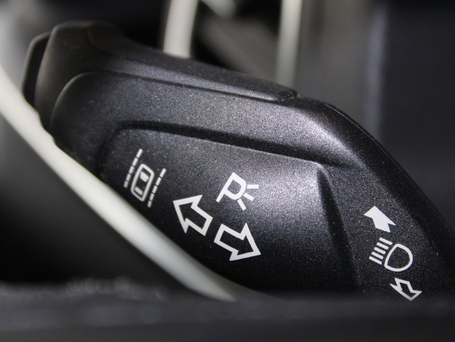 Fahrzeugabbildung Ford Tourneo Custom Titanium Aut. 8-Si STDZ LEDER AHK