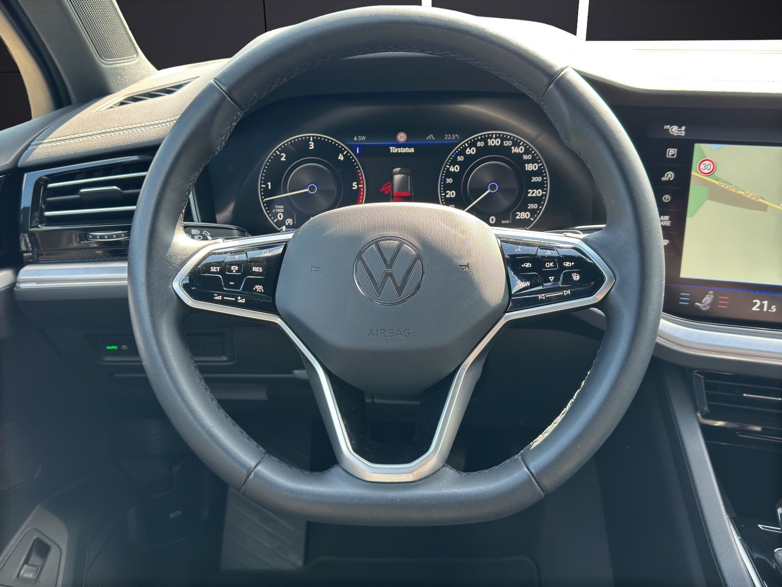 Fahrzeugabbildung Volkswagen Touareg Elegance TDI 4M MATRIX Luft AHK Standhzg