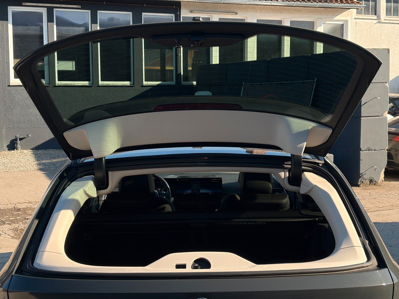 Fahrzeugabbildung BMW 330i Touring LEDER AKUSTIK PANO LED HiFi CarPlay