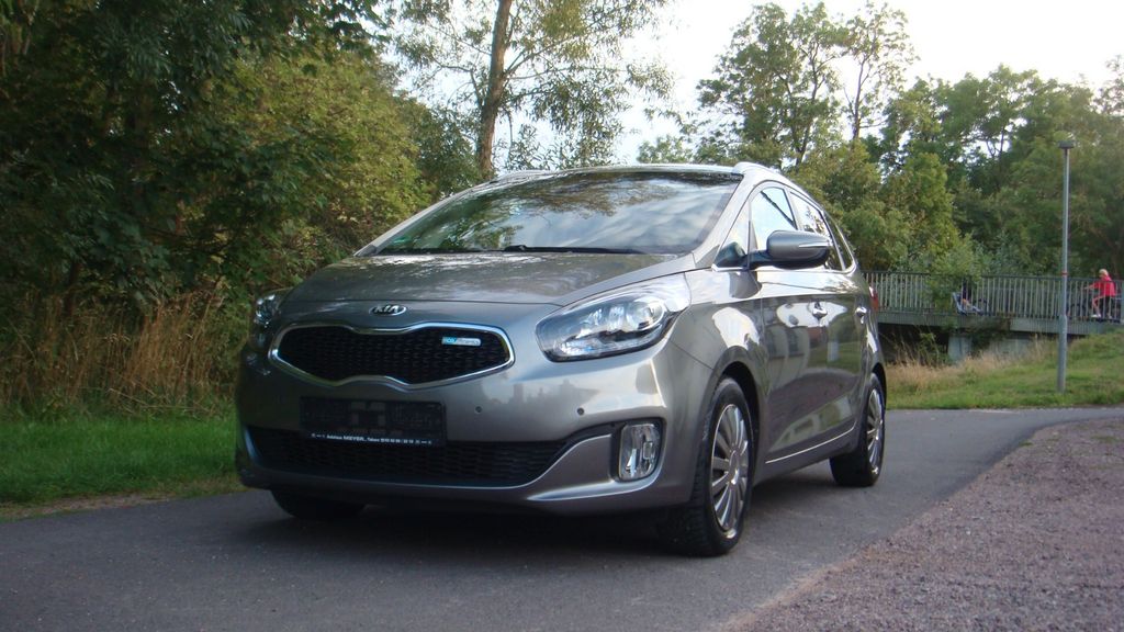 Image of Kia Carens
