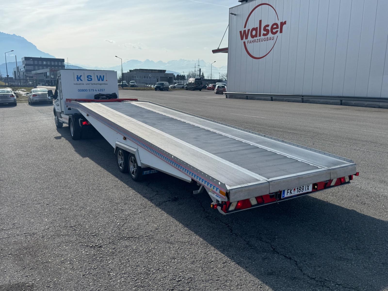 Ford Transit - Sattelzugmaschine - Abschleppwagen