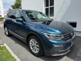 Volkswagen Tiguan 1.5 TSI OPF DSG Life 30 Tkm. Navi - Volkswagen: Von Händlern