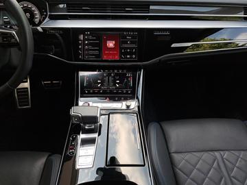 صورة مصغرة 21 لـ 2024 AUDI S8