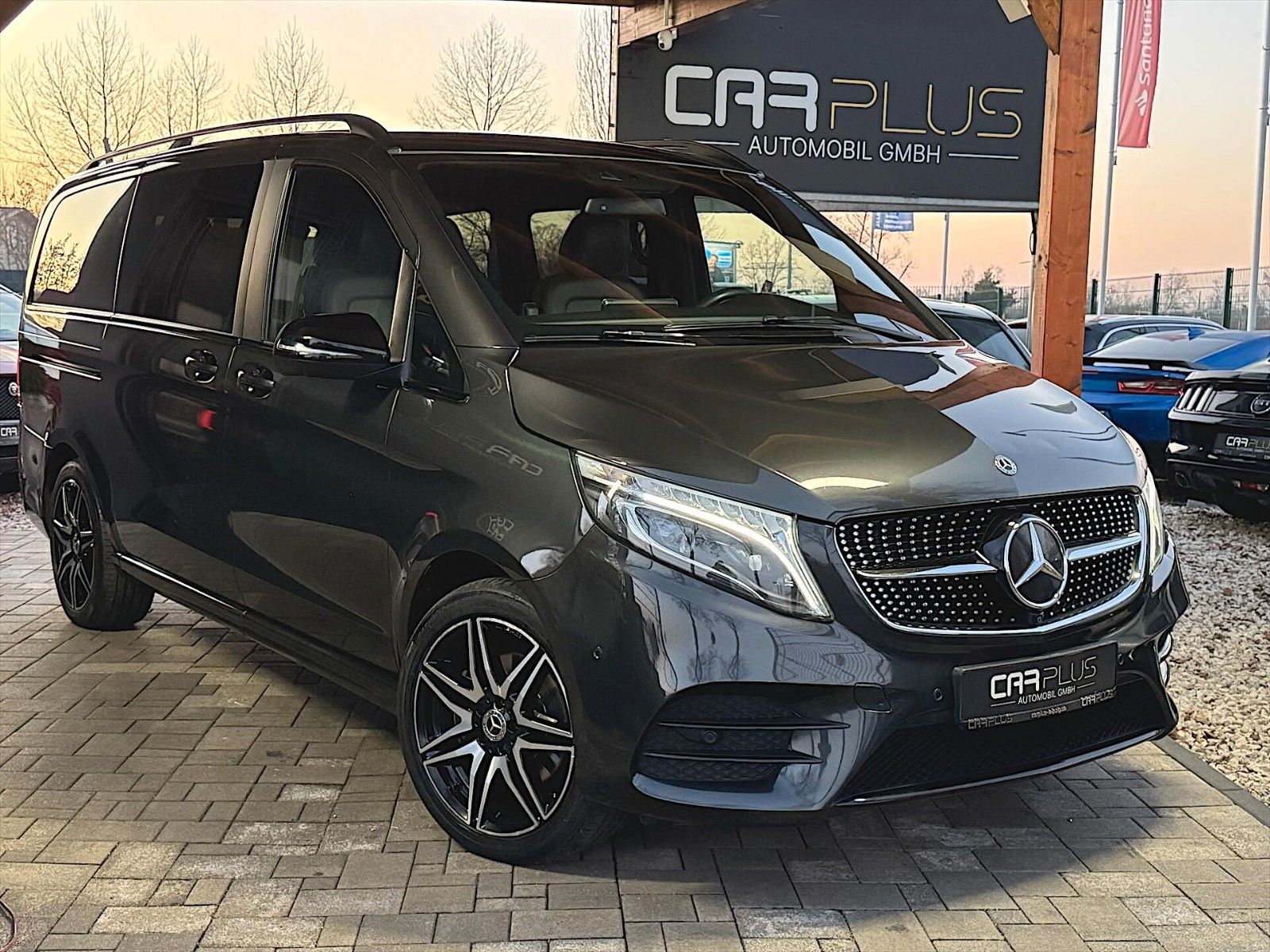 Fahrzeugabbildung Mercedes-Benz V 300d AMG Night EXCLUSIVE 4MATIC lang *Pano*ACC