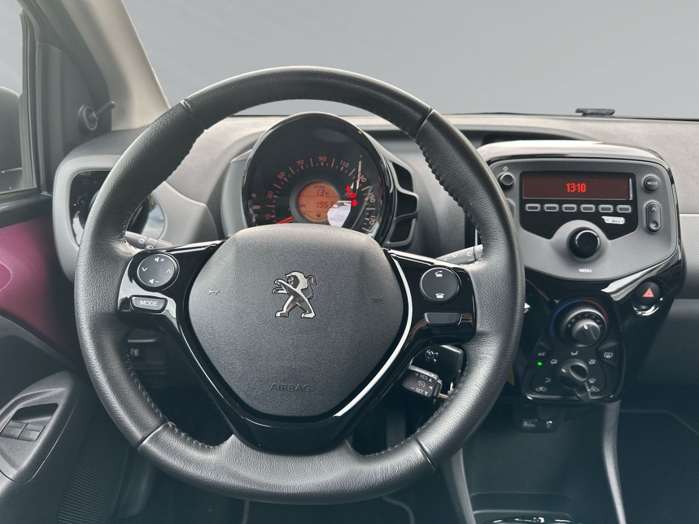 Fahrzeugabbildung Peugeot 108 Style 1.0 +Notbremsass. +Tel.-Vorb. +Berganf