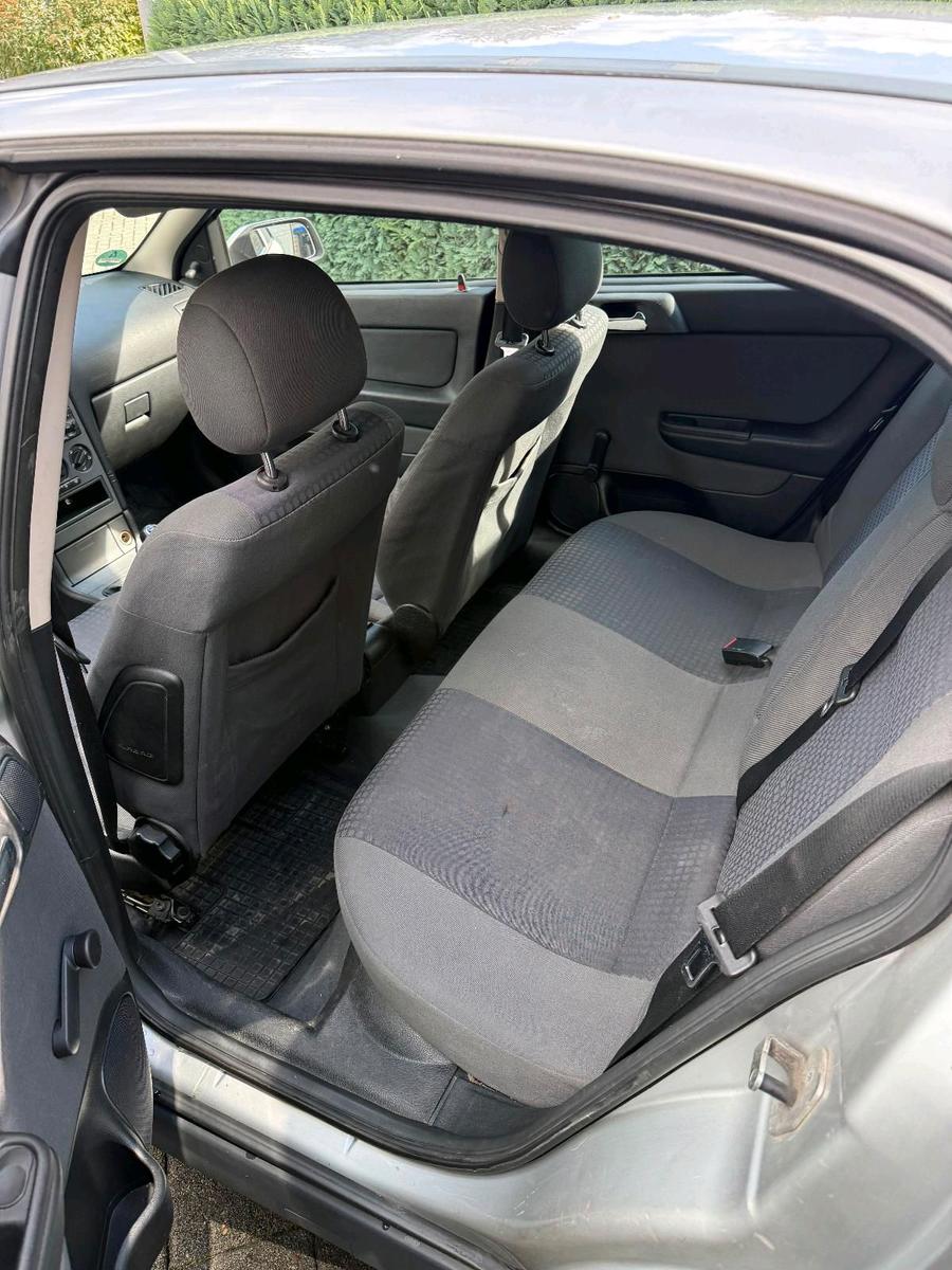 Opel Astra 2004 — photo 10