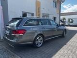 Mercedes-Benz E 220 T-Modell 4Matic Avantgarde Kamera 1.Hand = - mit Diesel-Antrieb: Behindertengerecht, Kombi