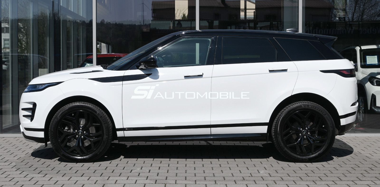 Fahrzeugabbildung Land Rover Range Rover Evoque D150 R-DYNAMIC S °AHK°PANO°ST