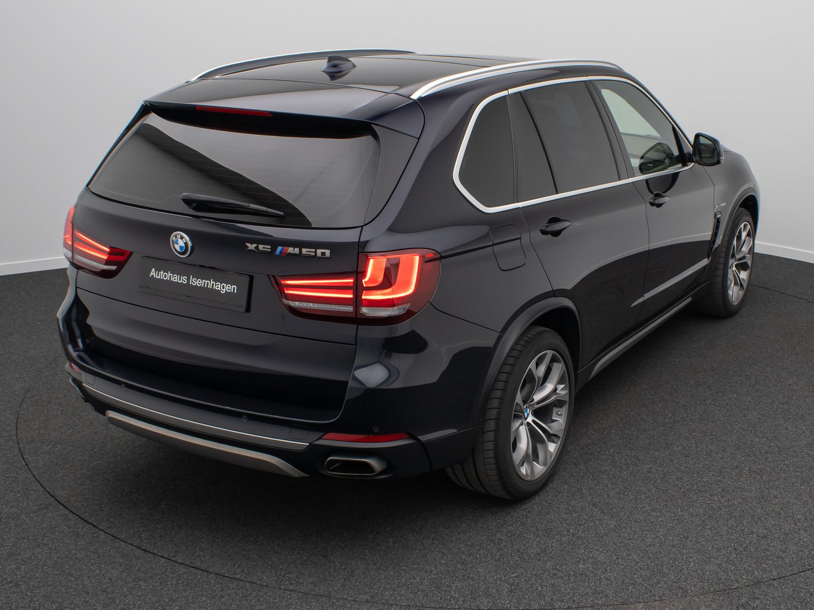 Fahrzeugabbildung BMW X5 xD50i ACC 360°Memory B&O NighVis DAB 20" Voll
