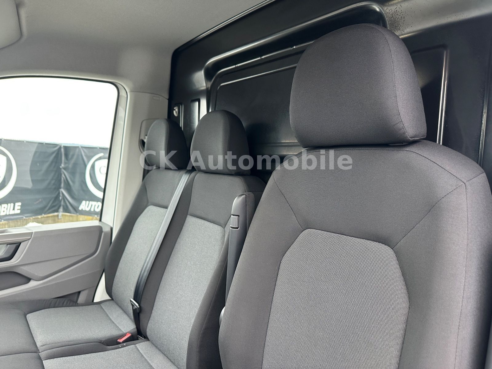 Fahrzeugabbildung Volkswagen Crafter Kasten 35 FWD 2.0TDI/Klima/Navi/SHZ/AHK