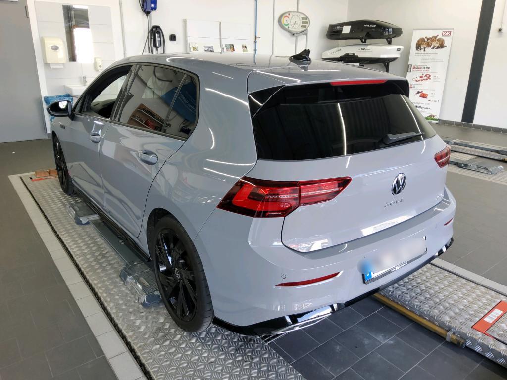 Volkswagen Golf VIII Limo R-Line eTSI Panorama H&K Sound