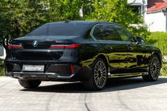 BMW 740 – 6 / 30
