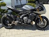 Triumph Speed Triple 1200 RR Edition Breitling Nr. 18/27 - TRIUMPH RR TRIPLE 1200 SPEED