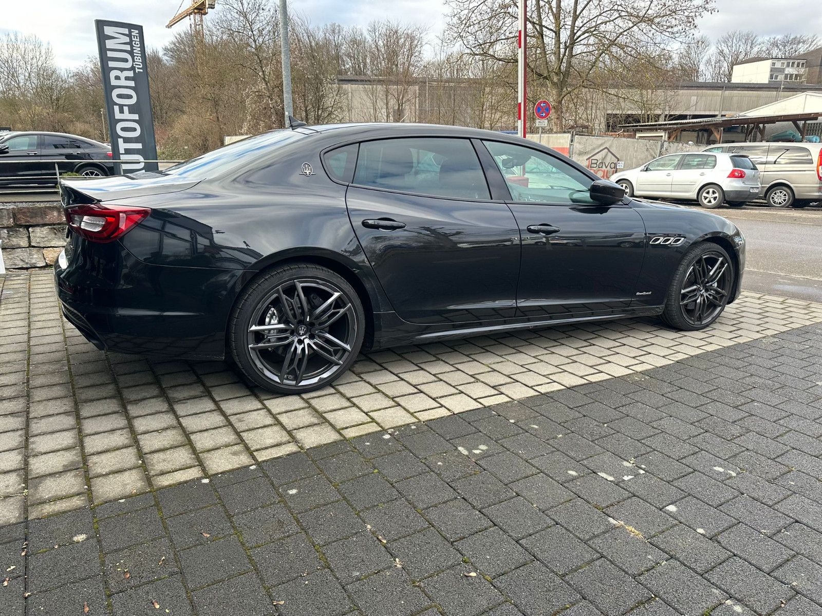 Fahrzeugabbildung Maserati Quattroporte S Q4 *SKYHOOK*B&W*SOFTCL.*KEYLESS*