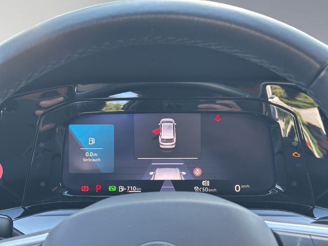 Golf VIII Variant 1.0 eTSI Life DSG