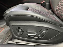 AUDI RS 6 QUATTRO PERFORMANCE*PANO*22 ZOLL*AHK*RS DYN AUDI RS 6 QUATTRO PERFORMANCE*PANO*22 ZOLL*AHK*RS DYN