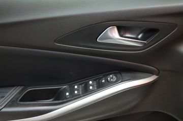 Opel Grandland Elegance LED AHK Navi Kamera