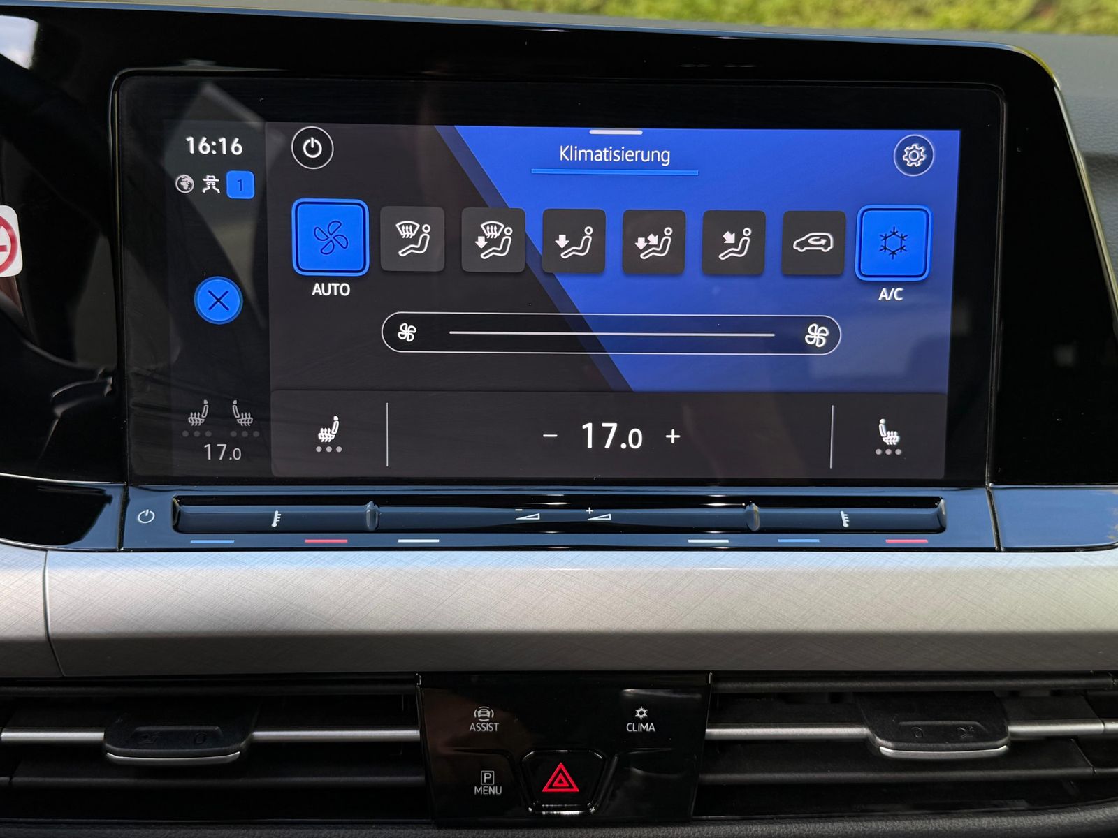 Fahrzeugabbildung Volkswagen Golf Variant 1.5 TSI Life LED+NAV+SHZ+PARK+VIRTU