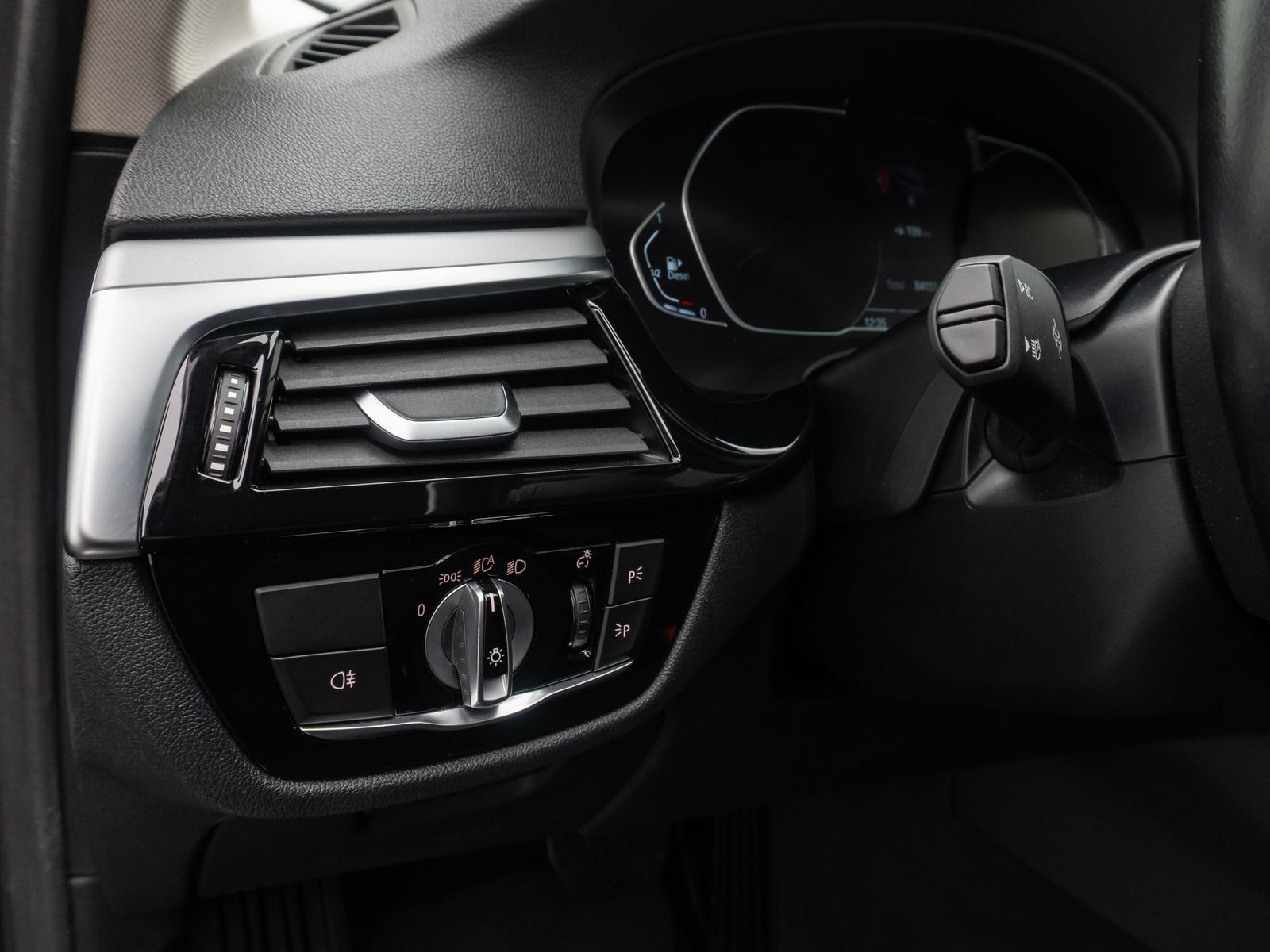 Fahrzeugabbildung BMW 520d DAB CockPit+ Lordos Stop&Go PDC Alarm LED