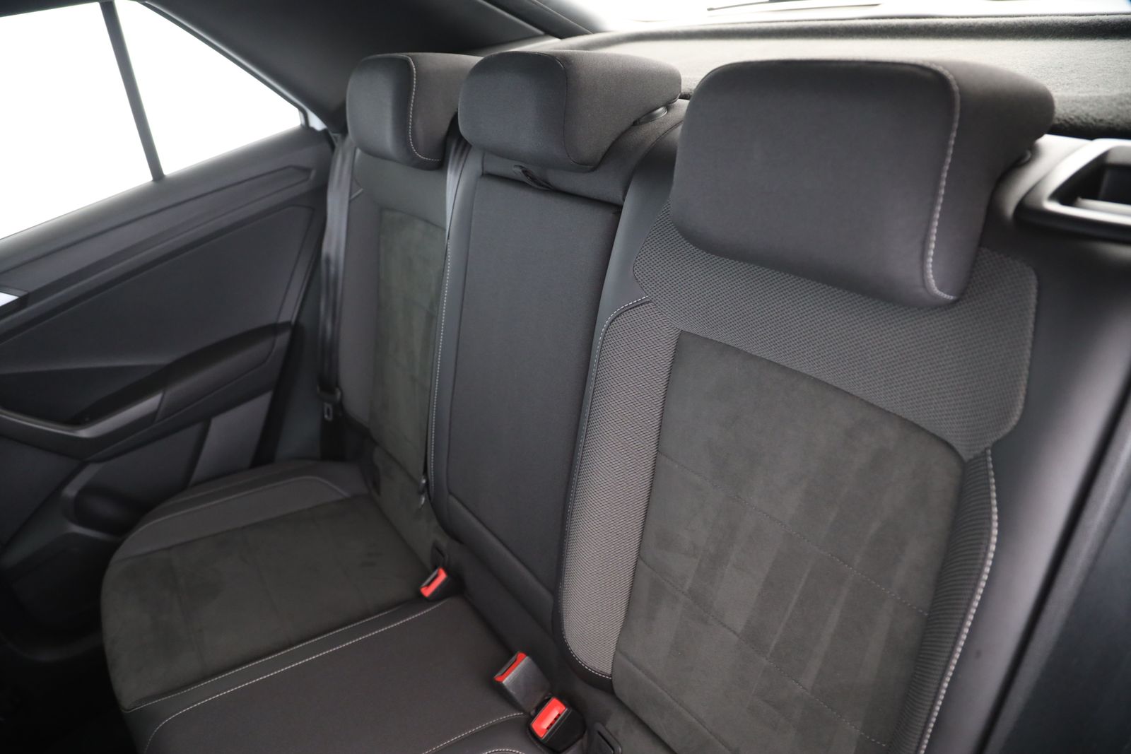 Volkswagen T-Roc - Bild 13