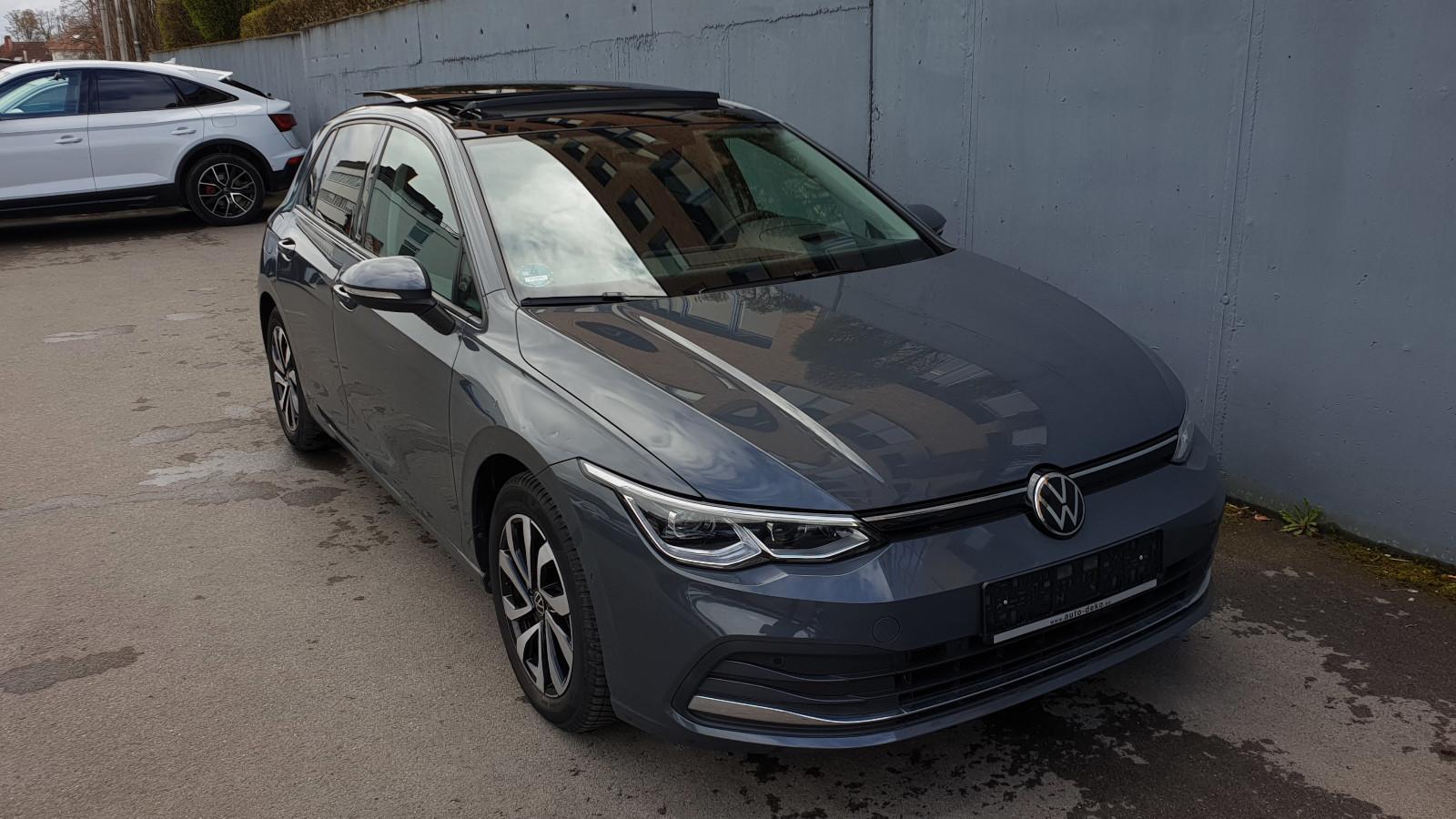 Volkswagen Golf 8 2.0TDI DSG Pano/Matrix/ACC/Kamera/K-less