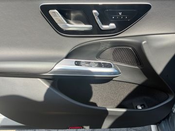 Mercedes E 220 - 6