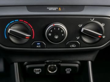 Hyundai Bayon 1.0 Select FL 2WD Navi CarPlay Kamera DAB