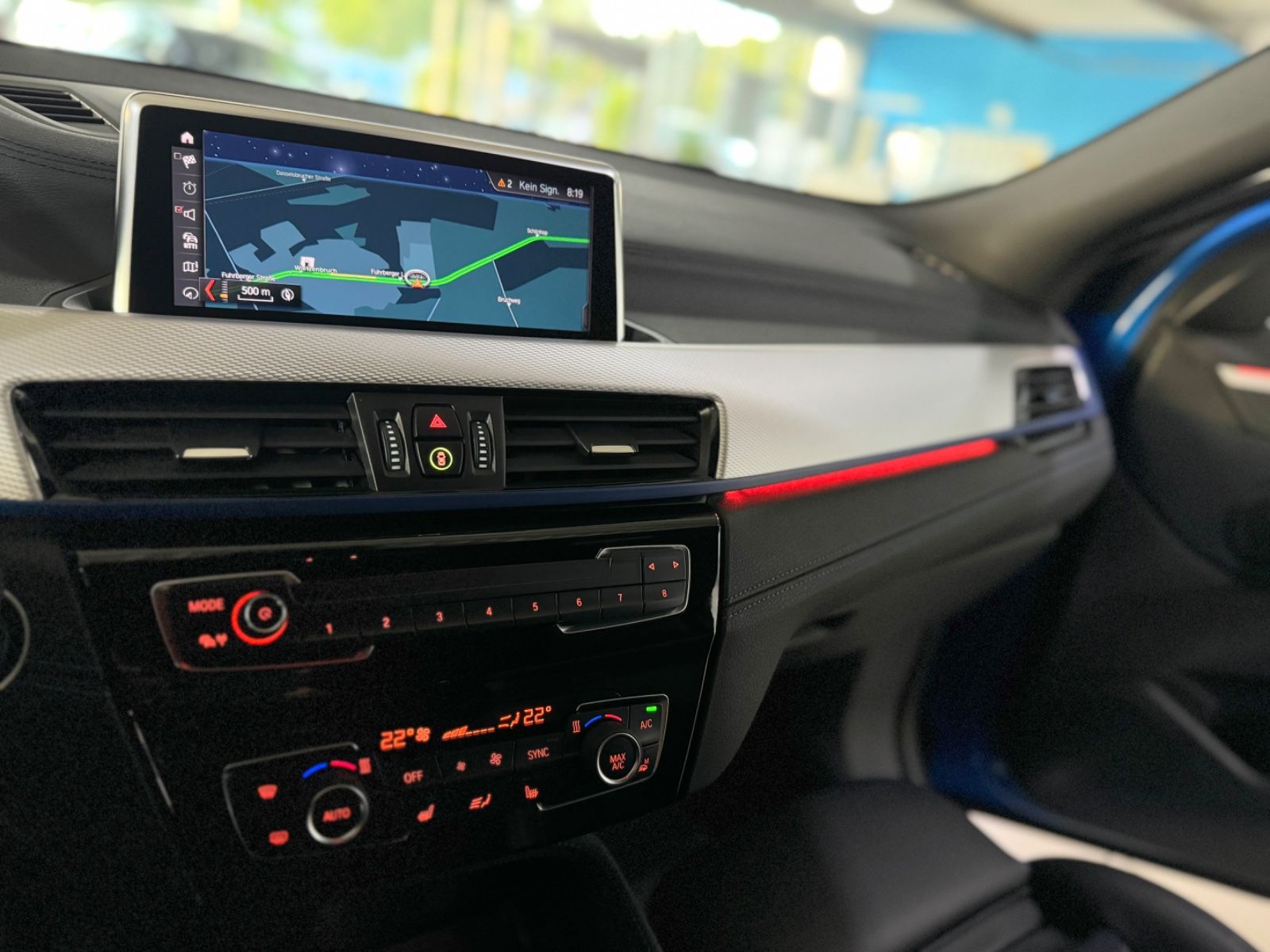 Fahrzeugabbildung BMW X2 sD18i M Sport LED ParkAssist DAB Navi 19Zoll