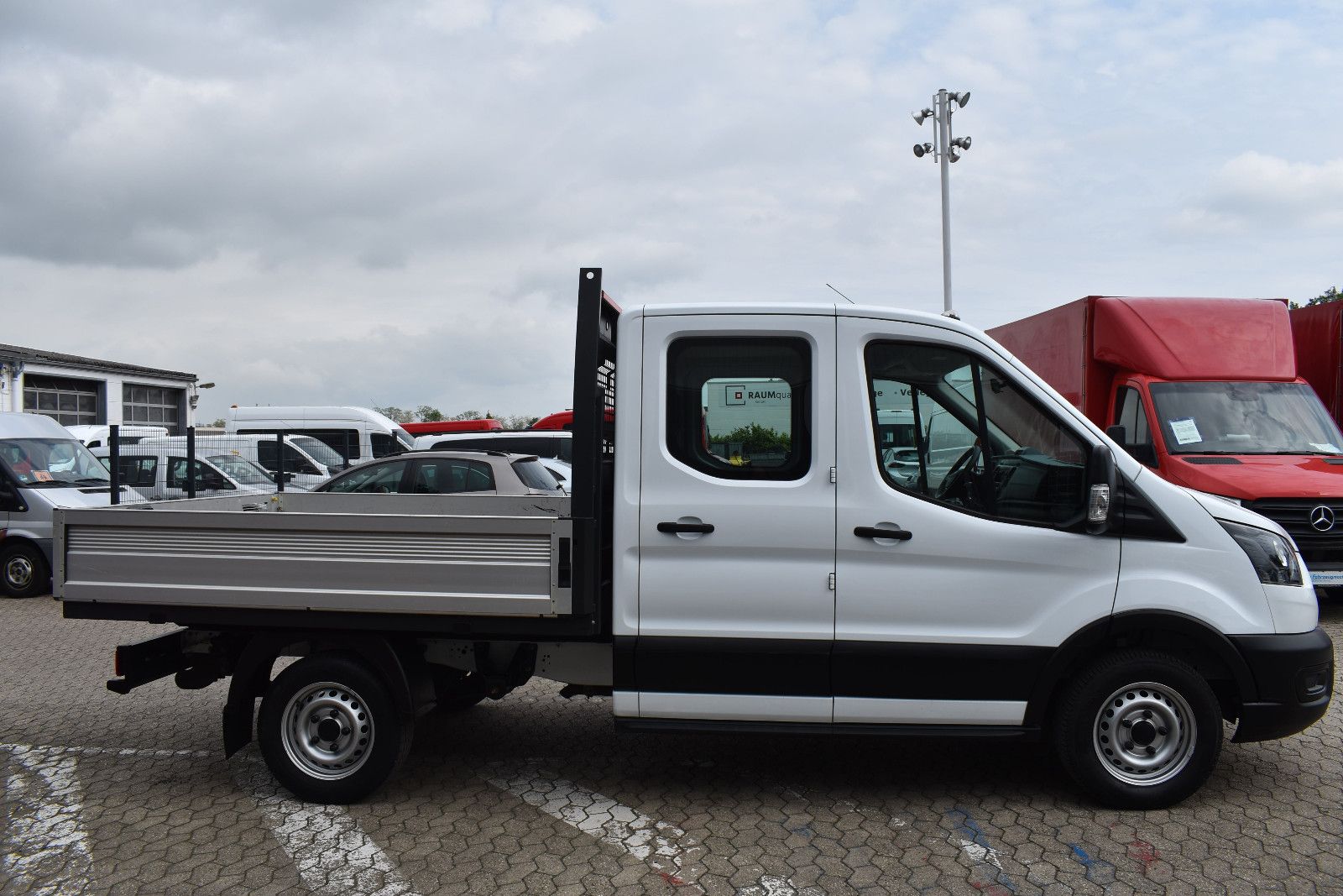 Fahrzeugabbildung Ford Transit Pritsche 310 L2 Doppelkabine *AHK*