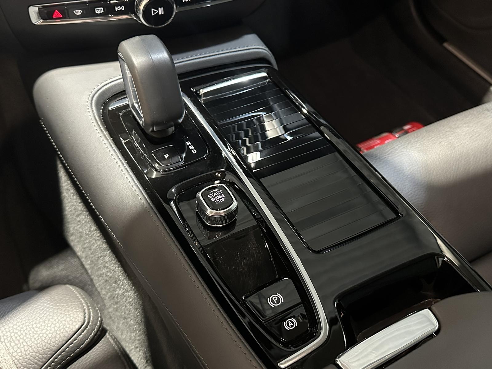 Volvo V60 Plus Dark Plug-In Leder R.Cam Memory AHK AWD, миниатюра 29