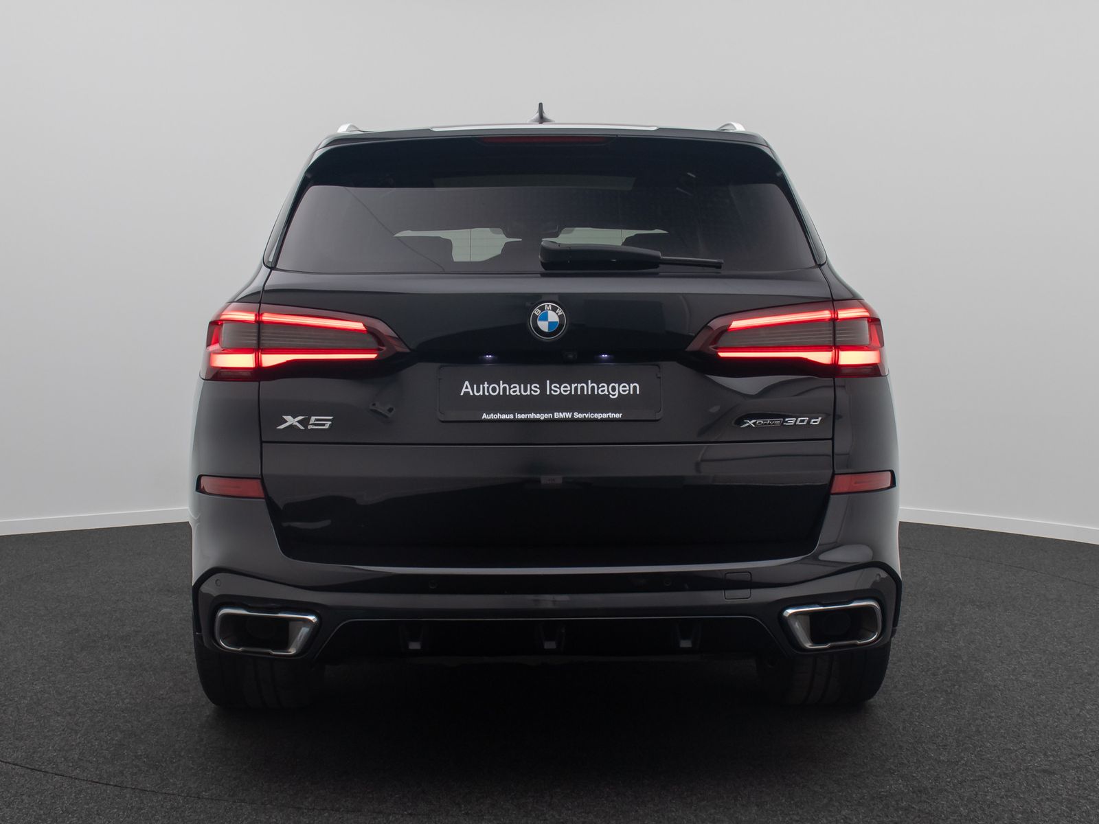 Fahrzeugabbildung BMW X5 xD30d M Sport 360° HUD DAB HiFi AHK Panorama