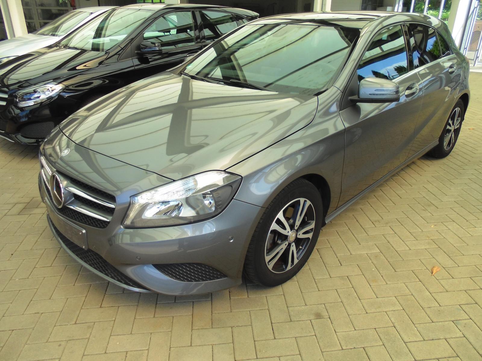 Mercedes-Benz A 180 BlueEff AHK Panoramad. Sitzh Parktr
