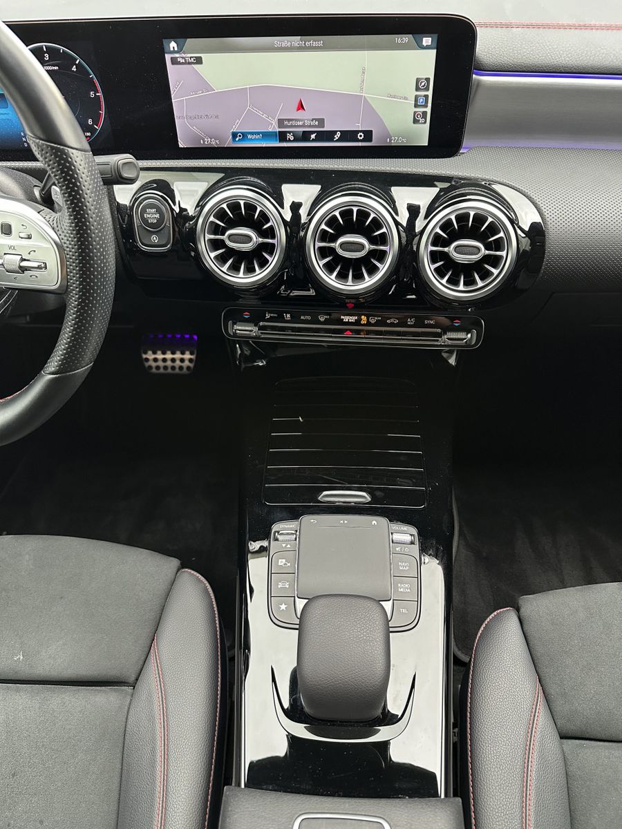 Fahrzeugabbildung Mercedes-Benz CLA 220 Shooting Brake d AMG-Line NAV+LED+PANORA
