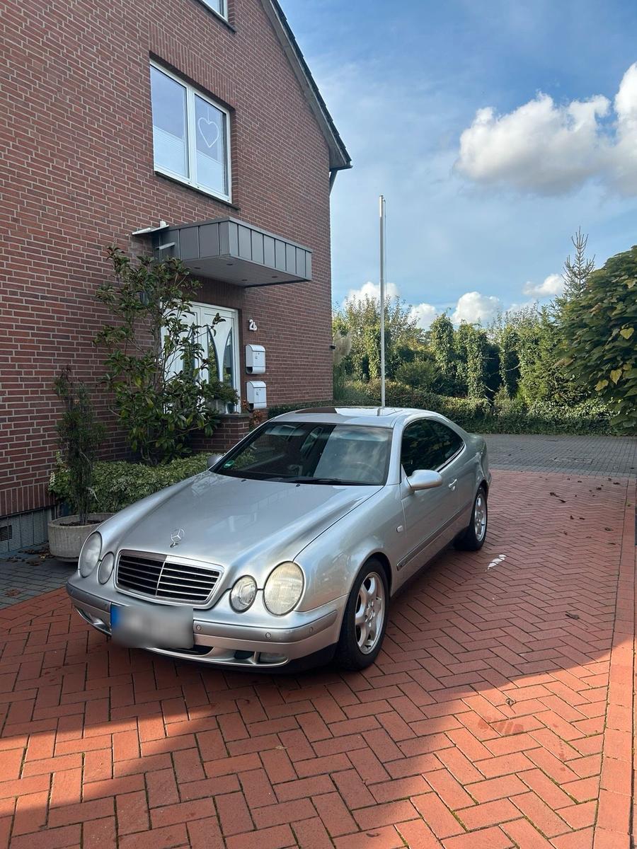 Mercedes-Benz CLK 320