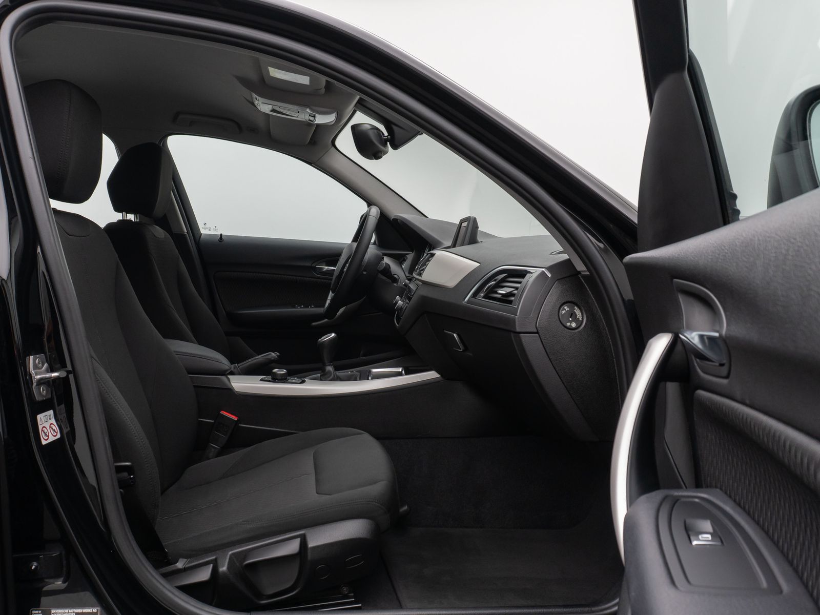 Fahrzeugabbildung BMW 118i PDChinten Sitzheizung Geschwindigkeitsreg.