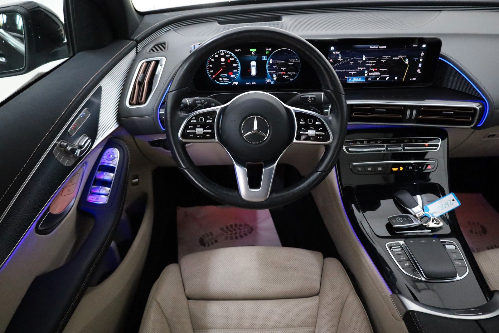 Fahrzeugabbildung Mercedes-Benz EQC 400 4M,Leder,HUD,360°Kam.,SD,ACC,Sitzlüftung