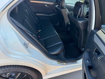 Mercedes E 220 - 8