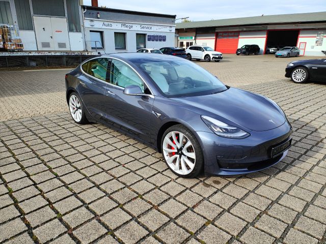 Tesla Model 3  Performance / white leather