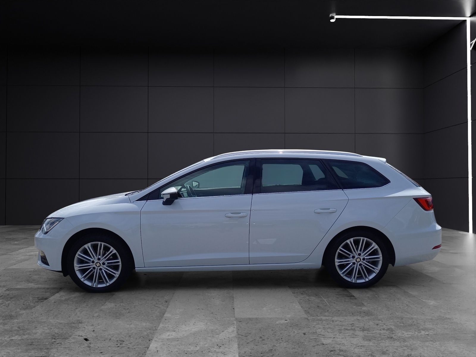 Fahrzeugabbildung SEAT Leon Sportstourer Xcellence 1.5 TSI ACT ACC NAVI