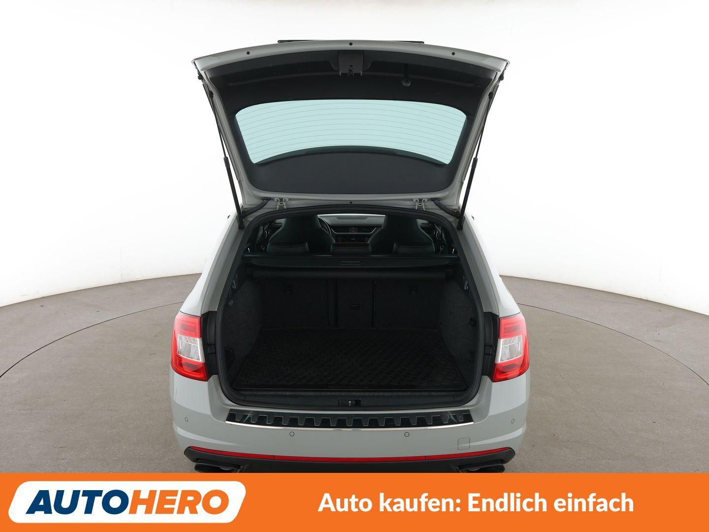 Skoda Octavia 2.0 TSI RS*NAVI*XENON*SPUR*CAM*PDC*SHZ*