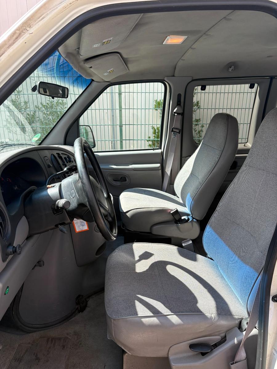 Ford E350 CLUB WAGON VAN V8 TÜV Neu