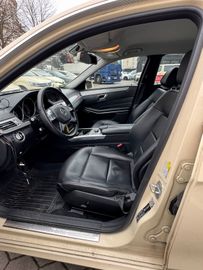 Mercedes E 200 - 5