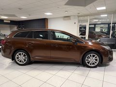 TOYOTA Avensis Touring Sports Business Edition/AHK/LED!