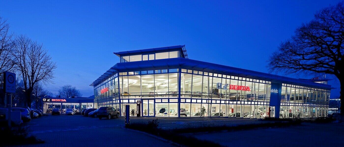 showroom-image-top